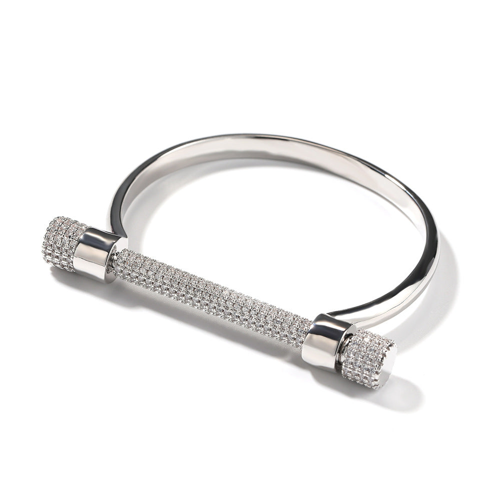Horseshoe-shaped bracelets inlaid with zircon and diamonds